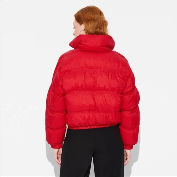 NWT Wild Fable Women’s Puffer Jacket in Red - Picture 2 of 3